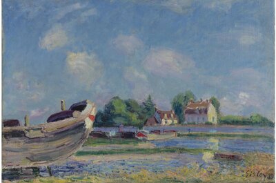 Boats on the Shore at Saint-Mammes (1885) by Alfred Sisley